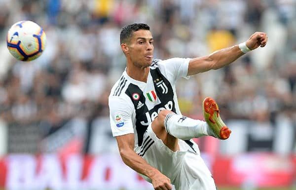 Hasil Pertandingan Liga Italia Senin 4 Januari 2021 Gol pertama dan ketiga Juventus dicetak oleh Cristiano Ronaldo.