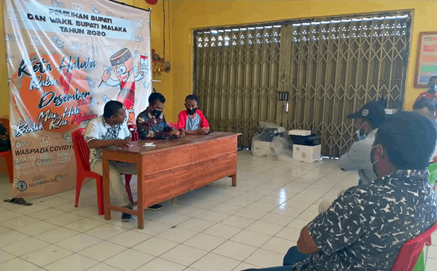 KPU Buka Kotak Suara Pilkada Malaka, Pendukung SBS-WT Protes KPU Malaka dalam acara tatap muka dengan para pendukung SBS-WT, Jumat (22/1/21).