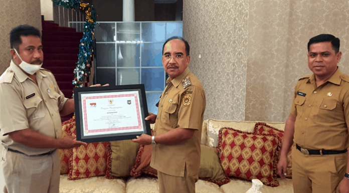 Kinerja Baik, Kemendagri Beri Penghargaan Untuk Pemkot Kupang Wali Kota Kupang terima Piagam Penghargaan dari Kemendagri pada Senin (28/12/2020)