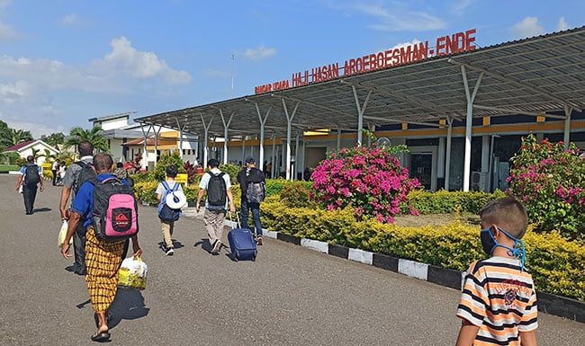 Peringatan TPDI Untuk Pokja Proyek Perbaikan Runway Bandara Ende Bandara Hasan Aroeboesman, Ende.