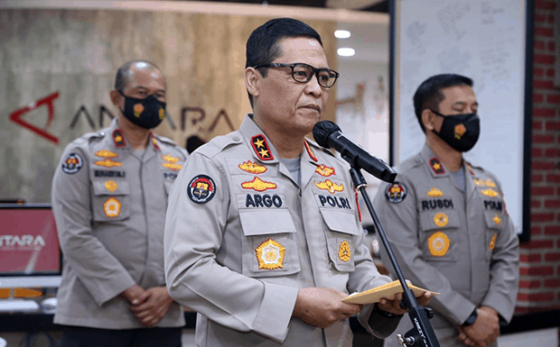 Seluruh Kabid Humas Polda di Indonesia Ikut Pelatihan Publik Speaking Kepala Divisi Humas Polri Irjen Argo Yuwono saat membuka pelatihan public speaking sebagai bentuk tindak lanjut 100 hari program Prioritas Kapolri yakin pemantapan Komunikasi Publik.