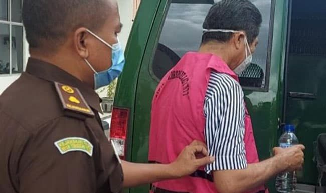 Jaksa Tahan Mantan Bupati Manggarai Barat mantan Bupati Kabupaten Manggarai Barat, Agustinus Ch Dulla