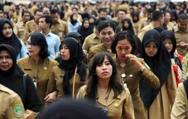 Aturan Baru, 10 Hari Bolos Kerja, PNS Langsung Dipecat! "Pegawai ASN dan keluarganya dilarang melakukan kegiatan bepergian ke luar daerah dan/atau mudik sejak tanggal 10 Maret sampai 14 Maret," kata Tjahjo