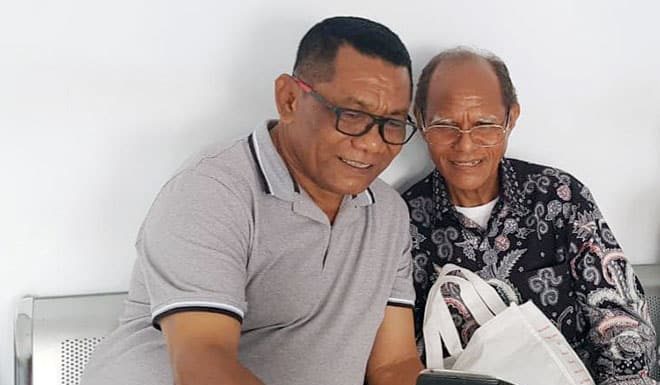 Besok, Wakil Bupati Lembata Diperiksa Thomas Ola Langoday (kiri) saat bertemu Ketua INKUD, Herman Wutun, pada tanggal 24 Februari 2020 (foto: fb)
