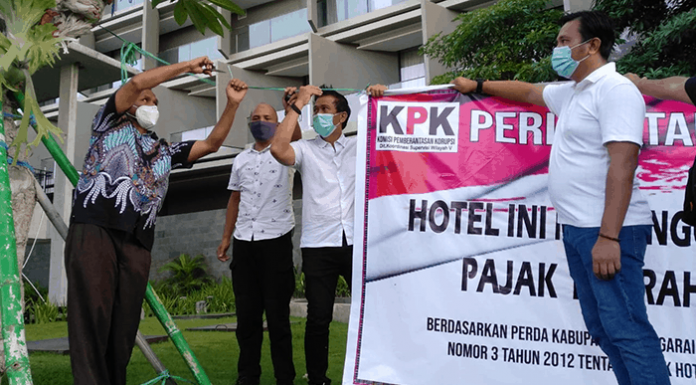 Pasca Sidak, Hotel Inaya Bay Komodo Lunasi Tunggakan Pajak Rp 1,4 Miliar Pelepasan peringatan menunggak pajak di Hotel Inaya Bay Komodo, Manggarai Barat.