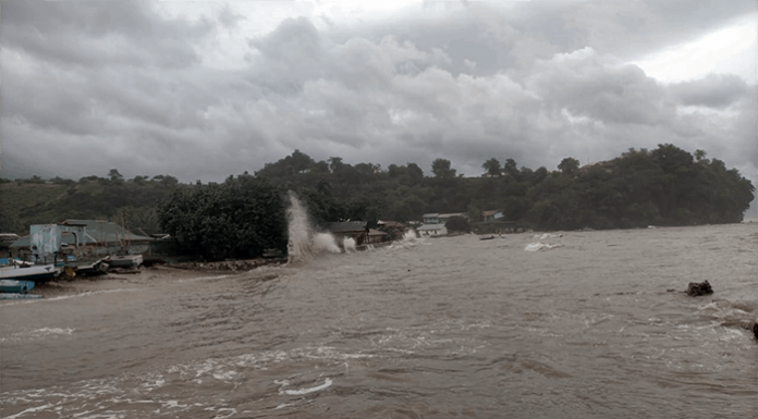 BMKG: Tiga Hari Kedepan NTT Masih Hujan dan Berpotensi Banjir Bandang BMKG mengumumkan status waspada terhadap potensi angin kencang di hampir seluruh wilayah NTT, terutama di wilayah yang berada di sekitar pusat tekanan rendah seperti Kota Kupang, Kabupaten Kupang, Rote Nado, Sabu Raijua, dan sebagian Pulau Sumba.