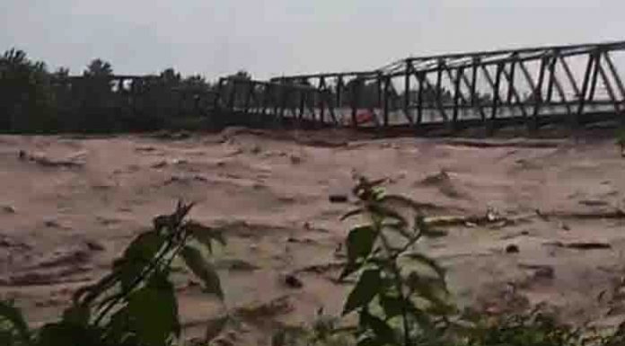 Jembatan di Perbatasan NTT Timor Leste Terancam Amblas di Seret Banjir Jembatan Benanain saat ini.