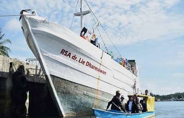 Usai Mengobati Warga Semau, Kapal Rumah Sakit dr Lie Karam di Perairan Bima RSA Lie Dharmawan