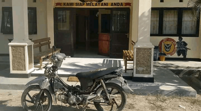 Curi Motor di Mbay, Warga Ende Nyaris Dihakimi Warga Kotakeo Barang bukti sepeda motor Revo yang dicuri NN.