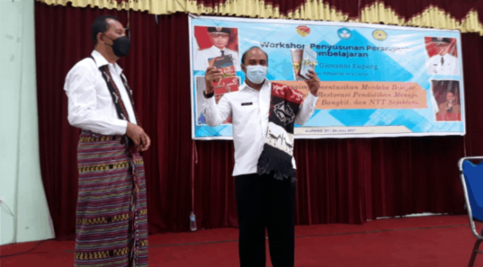 Workshop P3 SMAK Giovanni, Kadis PK NTT: Literasi Tidak Boleh Lift Service Kadis PK NTT, Linus Lusi, mengapresiasi SMAK Giovanni yang telah memiliki media online sendiri, yakni MediatorGivans.com sebagai bentuk implementasi kegiatan literasi.