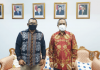 Wakil Bupati Lembata Pindah Partai, dari Nasdem ke Demokrat, Ini Alasannya! Wakil Bupati Lembata, Thomas Ola Langoday, foto bersama Wakil Ketua Umum sekaligus Koordinator Partai Demokrat Wilayah Indonesia Timur, Benny Kabur Harman.