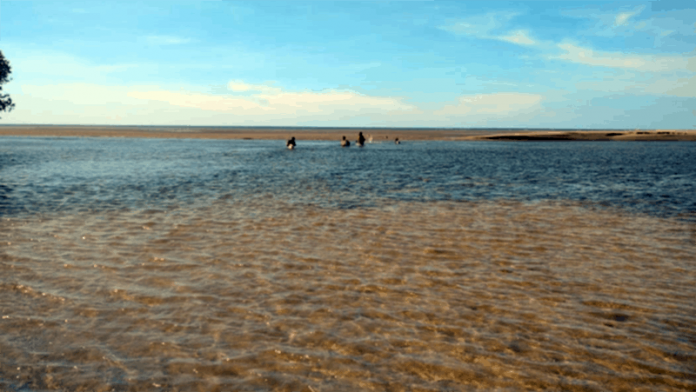 pantai Desa Nggolonio, Kecamatan Aesesa, Kabupaten Nagekeo