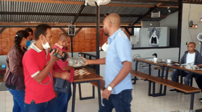 Suara Hati dan Sikap IKKA Terhadap Kasus PHK Wartawan Timex Temu pers di Café Catur, Kupang, Kamis (9/9/21) siang.