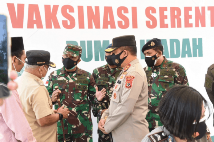 Serbuan Vaksin Merdeka dilaksanakan di halaman Masjid Raya Nurussa'adah JL. Ir. Sukarno No. 24 Kota Kupang, Selasa (07/09/2021).