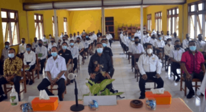INF Gelar Pengenalan Kampus bagi Mahasiswa Baru Pengenalan Kehidupan Kampus bagi Mahasiswa Baru Institut Nasional Flores.