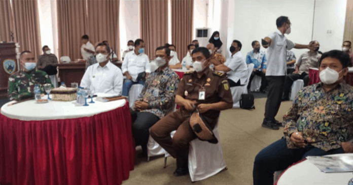 Penandatangan kontrak waduk lambo