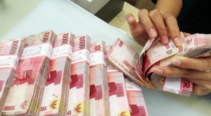 Polisi Tahan Bapak dan Anak Kandung, Sita Rp 400 Juta Dari tangan pelaku, polisi menyita uang senilai Rp 400 juta.