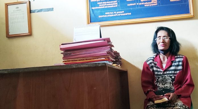 Oknum Guru SMA dan Guru SMP Keroyok Wanita Tua Umur 68 Tahun JDH