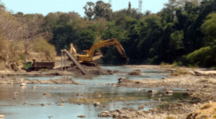 Warga Aloripit Minta PT PPI Hentikan Pengambilan Material di Kali Aesesa PT. Pesona Permai Indah