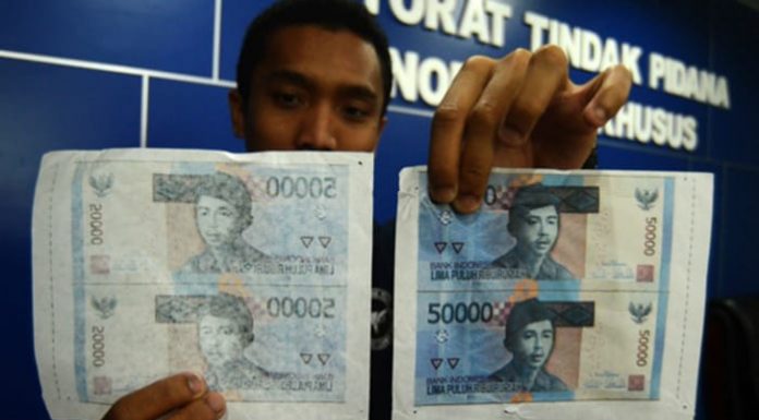 Edarkan Uang Palsu, Wanita Asal Sumba Barat Daya Diamankan Polisi Uang Palsu