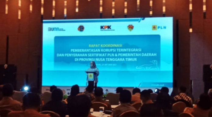 KPK Telah Petakan Titik Rawan Korupsi di NTT Wakil Ketua KPK, Lili Pintauli Siregar, sedang memberi arahan pada Rakor di Hotel Aston, Kupang, Senin (25/10/21).