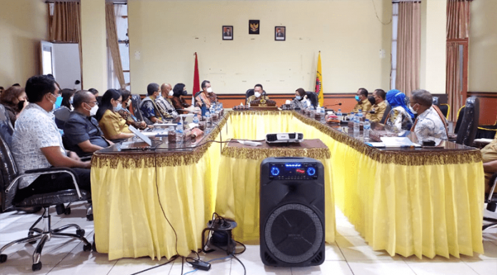 Amerika Serikat Akui Pelayanan Kesehatan di Kabupaten Kupang Meningkat Bupati Kupang Rapat bersama jajaran Badan Pembangunan Internasional Amerika Serikat (USAID)