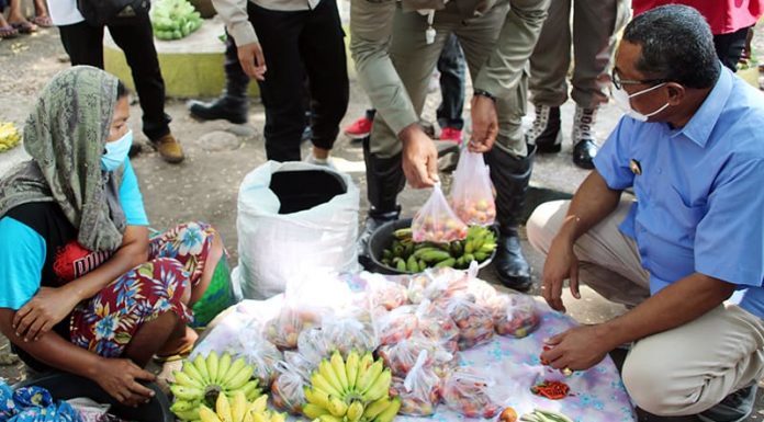 Tiap Tahun BPMD Bikin Pelatihan Siskeudes, Habiskan Rp 1,4 Miliar Dana Desa Bupati Lembata di Pasar Barter Wulandoni