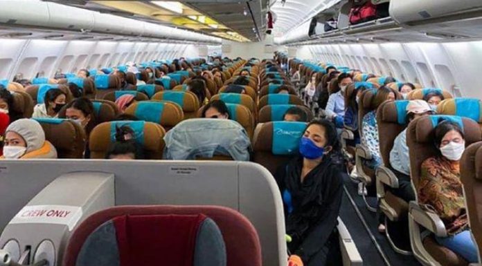 PPKM Natal Tahun Baru Tidak Berlaku, Tapi Syarat Perjalanan Diperketat Pelaku perjalanan jarak jauh dalam negeri wajib memenuhi syarat vaksinasi lengkap dan hasil antigen negatif maksimal 1x24 jam sebelum keberangkatan.