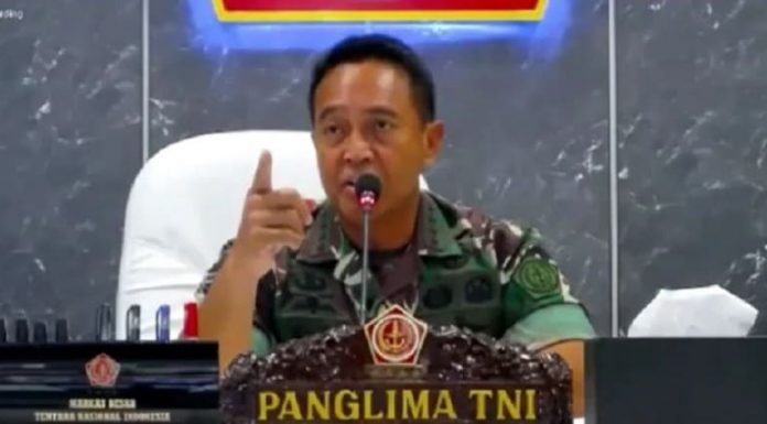 Panglima TNI Ngamuk, Ini Penyebabnya! Panglima TNI, Jenderal Andika Perkasa, saat memarahi Kepala Staf Korem (Kasrem) 174/ATW Merauke, Kolonel Arh Hamim Tohari.
