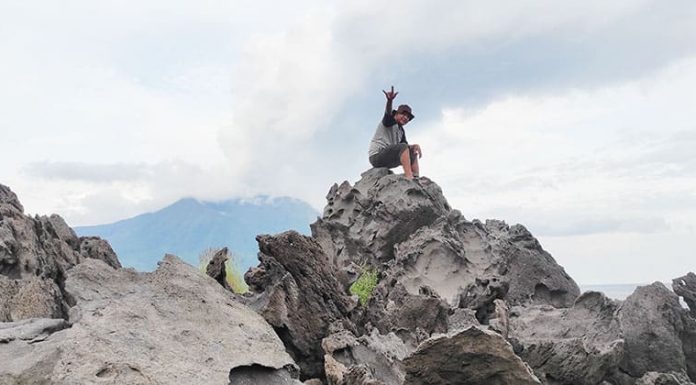 Fenomena Aneh di Pantai Lolong Lomblen Pantai Lolong