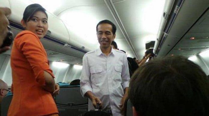31 Mei Presiden Jokowi Tiba di Ende, 1 Juni Ke Soa dan Bajawa Presiden akan terbang dari Jakarta pada tanggal 31 Mei 2022 pukul 16.30 Wita dan diperkirakan tiba di Bandara Haji Hasan Aroeboesman Ende pukul 20.00 Wita.