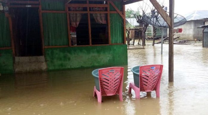 Hujan Lebat Guyur NTT, Sebagian Daerah Diterjang Banjir Rob Banjir Merendam Rumah Warga Desa Oan Mane, Malaka.