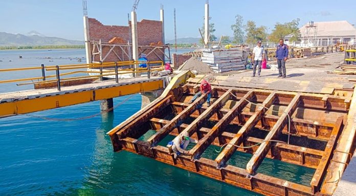 Ekskavator Jatuh Ke Laut, Perbaikan Dermaga Dihentikan Sementara Lokasi jatuhnya eksvator milik Dinas PUPR Nagekeo.