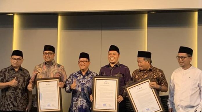NasDem – Demokrat – PKS Umumkan Piagam Dukung Anis Baswedan Partai NasDem, Demokrat, dan PKS belum mendeklarasikan Koalisi Perubahan secara resmi meski sudah menandatangani piagam kerja sama menghadapi Pilpres 2024.