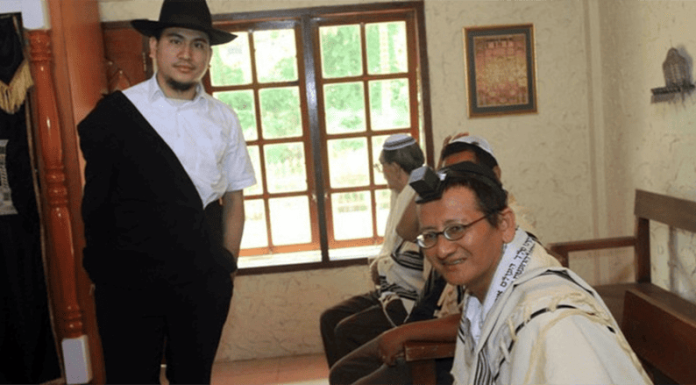 Ada 5 Kelompok Penghayat Kepercayaan di NTT: Saya Yahudi, Tapi di KTP Islam Yahudi NTT
