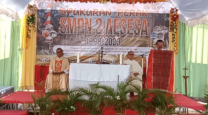 Kotbah Romo Dominggus di Hari Ulang Tahun SMPN 2 Aesesa Pesta Perak SMPN 2 Aesesa romo dominggus