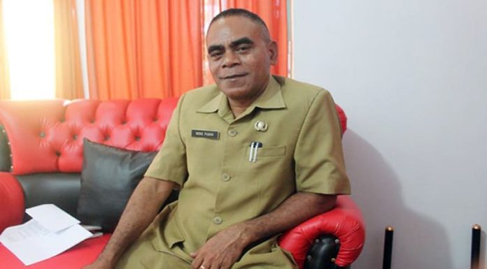 SDN Kolontobo Terima Anak Yang Sempat Diwajibkan Lampirkan Ijazah TK Kepala Dinas Pendidikan Kabupaten Lembata, Wens Pukan