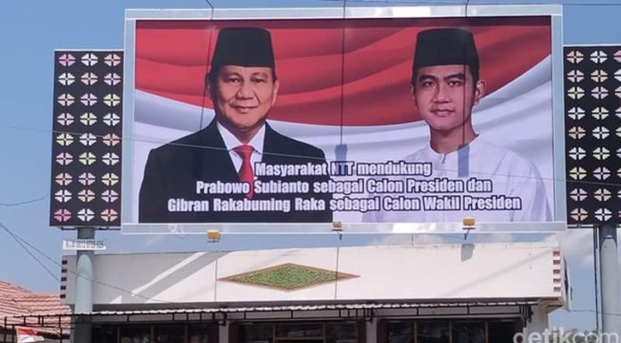 Baliho Prabowo – Gibran Mulai Bertebaran di NTT baliho Prabowo - Gibran di Labuan Bajo