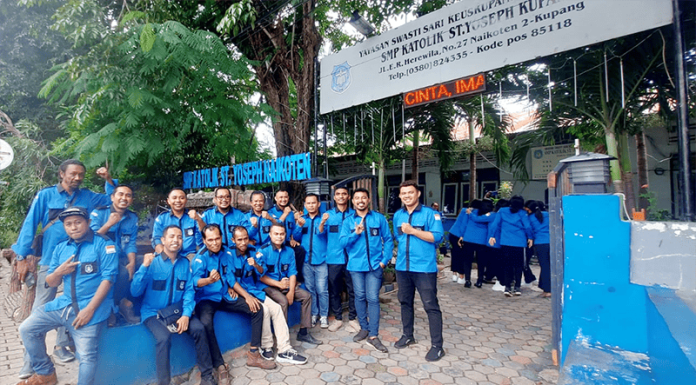 Raih Akreditasi A Unggul: Keluarga Besar SPEKSANYO Bangga dan Bahagia SMP Katolik Santo Yoseph Naikoten, Kota Kupang