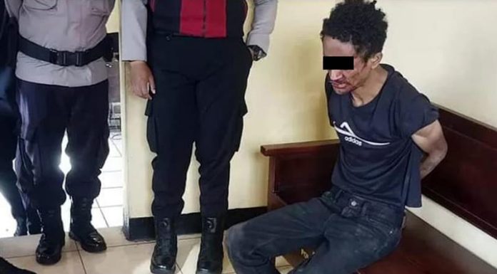 Akhir dari Pelarian Pelaku Pembunuhan Sadis di Ngada AO (44) saat berada di Mapolres Ngada, Kamis (7/12/23) siang.