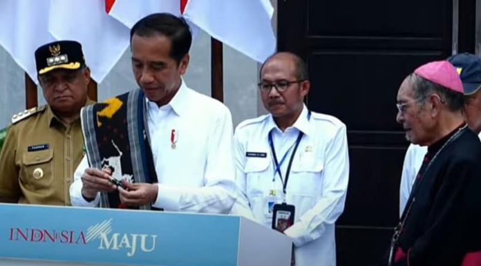 Presiden Joko Widodo Resmikan Gereja Katedral Kupang Presiden Joko Widodo (Jokowi) meresmikan Gereja Katolik Kristus Raja Katedral Kupang, pada Rabu (6/12/23) siang.