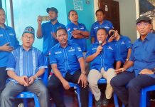Pilgub NTT: OASE Daftar Ke Demokrat, Golkar “Tutup Pintu” OASE foto bersama pengurus Partai Demokrat NTT usai menyerahkan berkas pendaftaran Bakal Calon Gubernur dan Wakil Gubernur NTT.