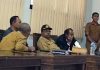 Nyebar Hoax dan Monopoli Proyek, DPRD Minta APH Periksa Bupati Ngada Bupati Ngada Andreas Paru (baju hitam) saat mengikuti Sidang Paripurna di DPRD Ngada, Selasa (23/7/24).