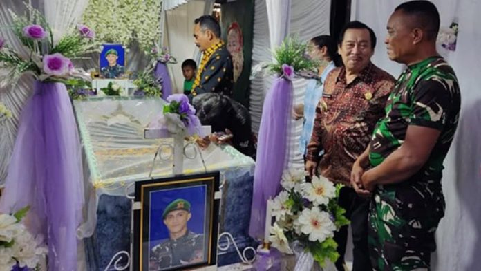 Bupati dan Wakil Bupati Nagekeo melayat ke rumah duka Prada Lucky Namo
