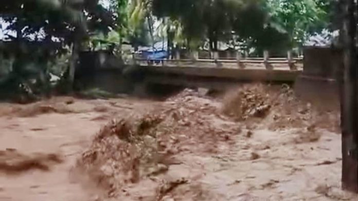 Banjir Mauponggo
