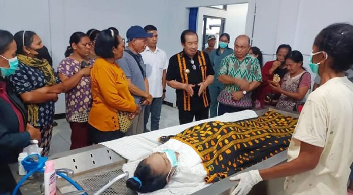 Update Korban Banjir Nagekeo: 9 Meninggal, 3 Hilang, 3 Luka-Luka, 53 Rumah Hanyut Ermelinda Co'o, korban banjir bandang ini sempat dirawat di rumah sakit, namun akhirnya meninggal dunia pada Minggu (14/9/25) sore, sekitar pukul 15.05 Wita.
