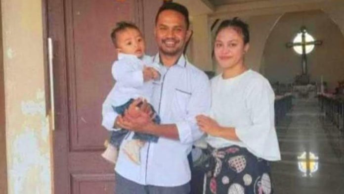 Nano dan Achiles Nano bersama Achiles dan istrinya.