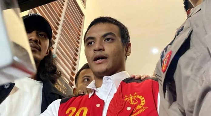 Vadel Badjideh Dituntut 12 Tahun Penjara dan Denda 1 Miliar vadel badjideh