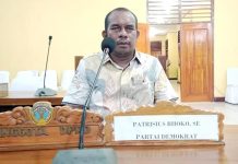 Setiap Hari Anggota DPR Ini Naik Ojek Ke Kantor Patrisius Bhoko, SE