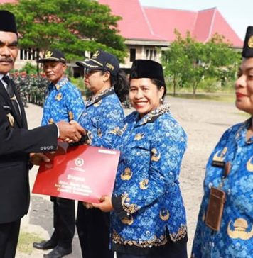 10 PNS di Nagekeo Terima Piagam Presiden